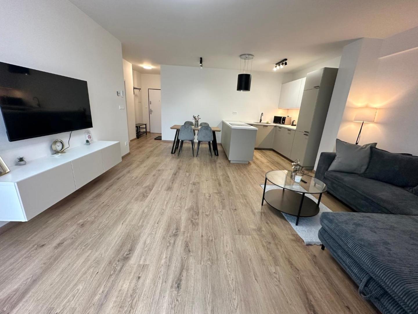 2 Room Apartment, New Building, Balcony, 208 Rovinka Exterior photo